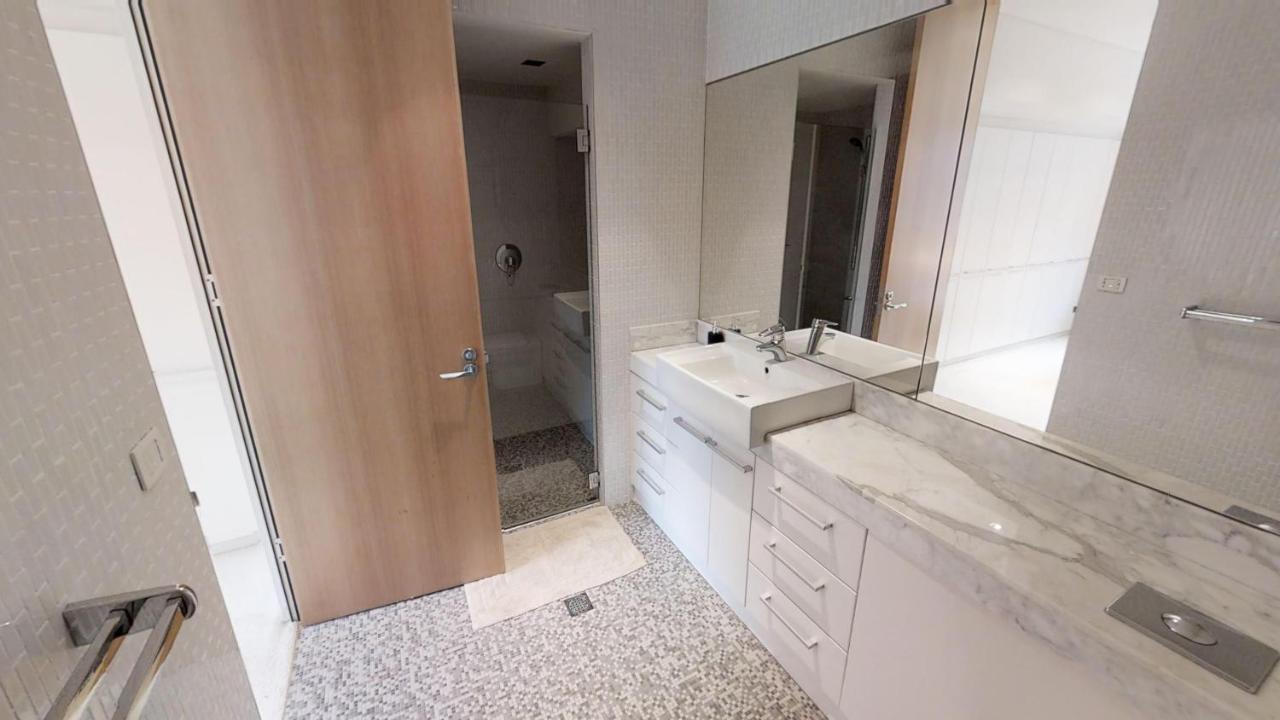 Myhoyoho Penthouse Clarence St *