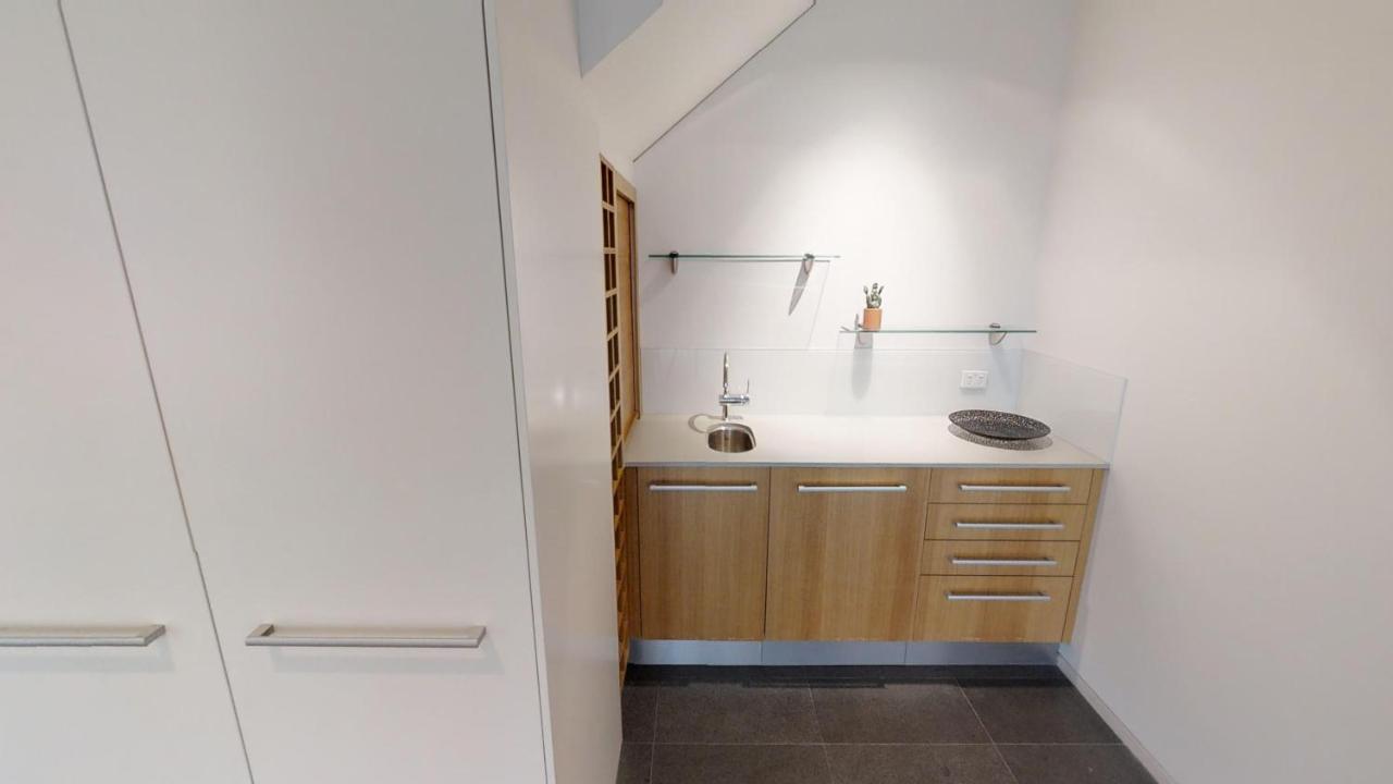Myhoyoho Penthouse Clarence St Apartment *